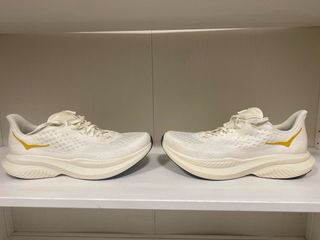 Hoka One One Mach 6 Zapatillas Blancas y Doradas