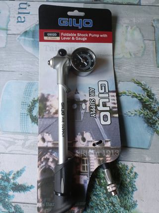 Inflador Giyo GS02D con manómetro
