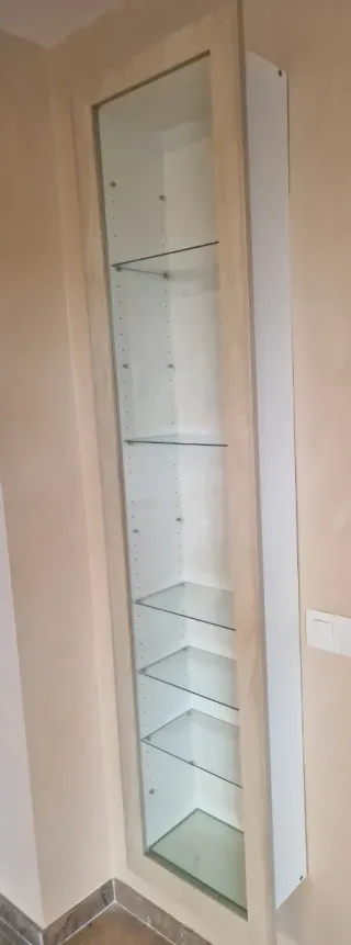 Vitrina madera y cristal