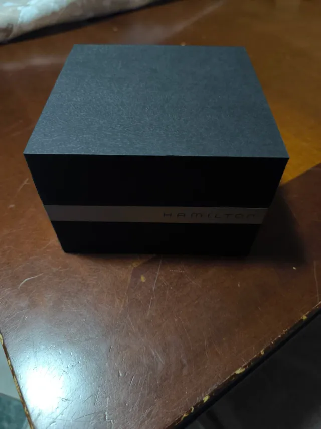 Scatola Hamilton nera