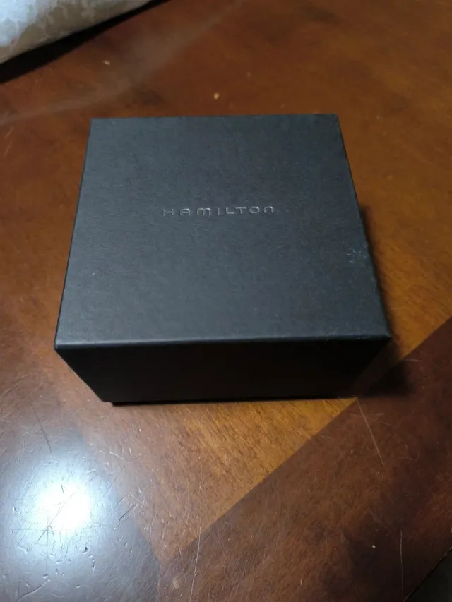 Scatola Hamilton nera