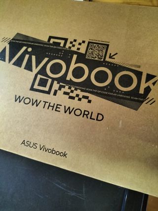 Portátil ASUS Vivobook Plata 1 año uso