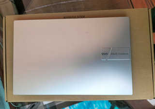 Portátil ASUS Vivobook Plata 1 año uso
