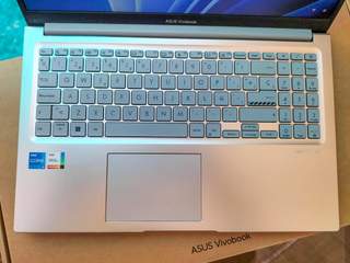 Portátil ASUS Vivobook Plata 1 año uso