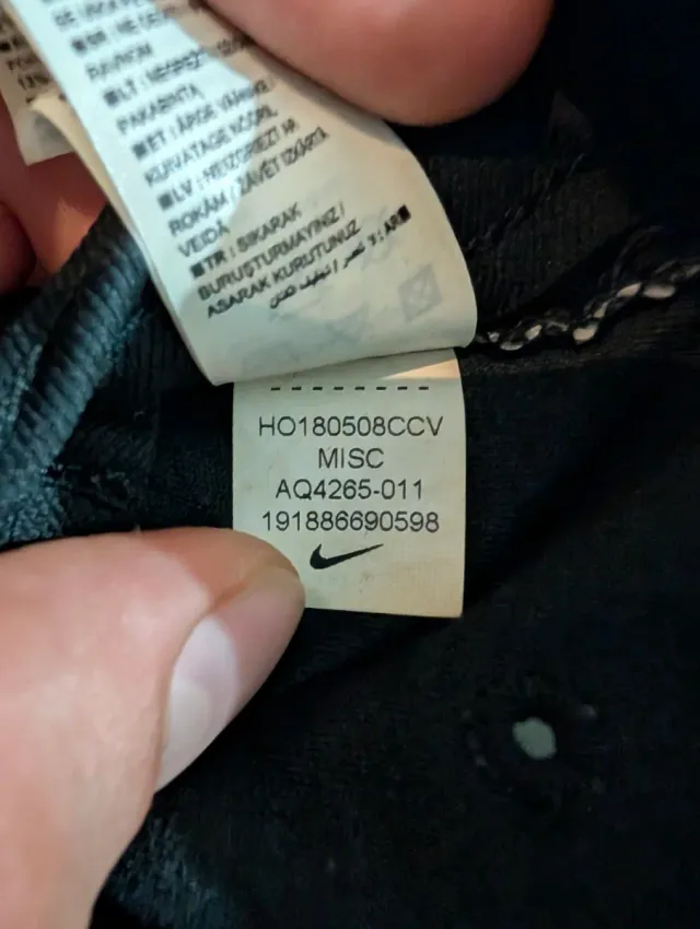 Gorra Nike Fear of God Edición Limitada