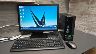 Ordenador Completo eMachines CPU Compacto