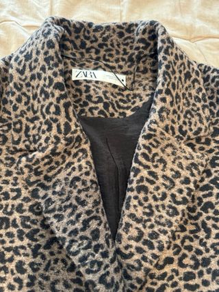 Abrigo Zara Talla XL Animal Print