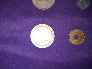Lote de 4 monedas antiguas de colección