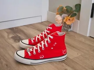 Converse talla 39 color rojo coral edición especia
