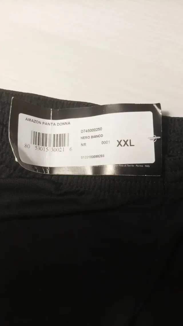 Pantalón Errea corto de voleibol para chica