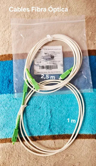 Varios Cables: TV, Fibra Óptica, RCA y Ethernet 