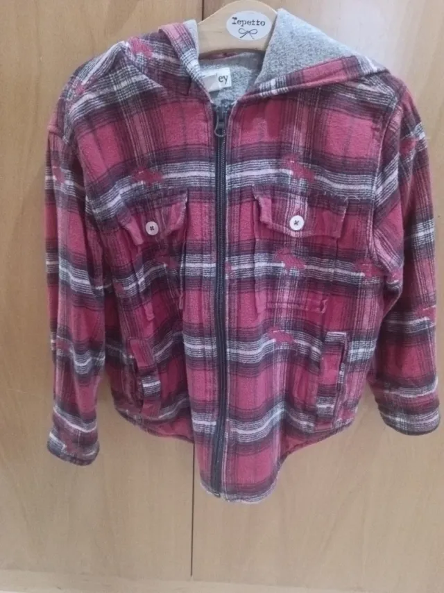 Camisa de franela con capucha y cremallera