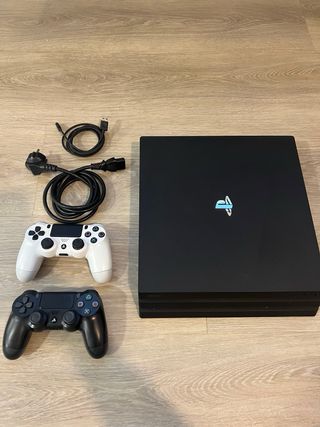 Consola PS4 Pro Negra + Mando y Cables 