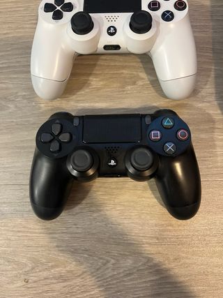 Consola PS4 Pro Negra + Mando y Cables 