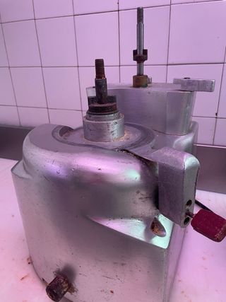 Máquina para hacer hamburguesas trifásica.