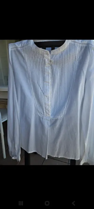 Blusa blanca con bordado