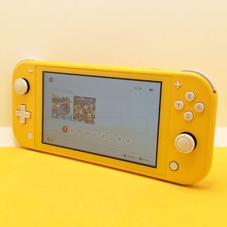 Nintendo Switch Lite Gialla + Custodia Luigi's Man