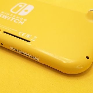 Nintendo Switch Lite Gialla + Custodia Luigi's Man