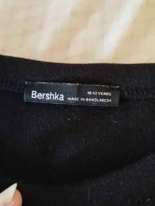 Camiseta negra manga larga con estampado