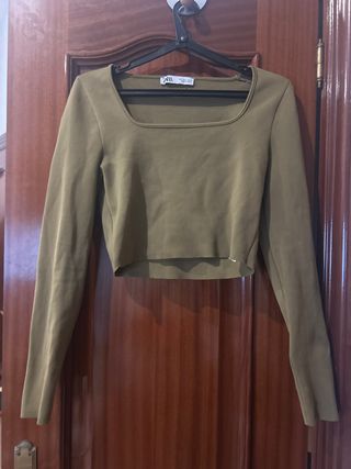 Top Zara manga larga verde oliva