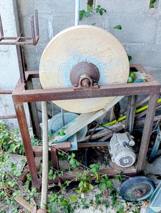 Muela de afilar con motor
