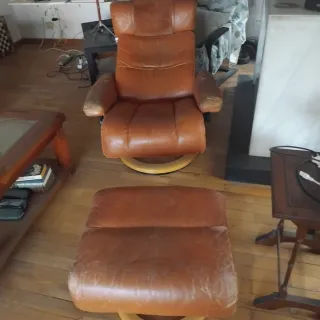 Sillón relax cuero marrón stressless.