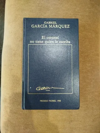 Libro El coronel no tiene quien le escriba