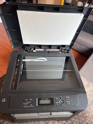 Impresora/ escáner Brother DCP-7060D como nueva