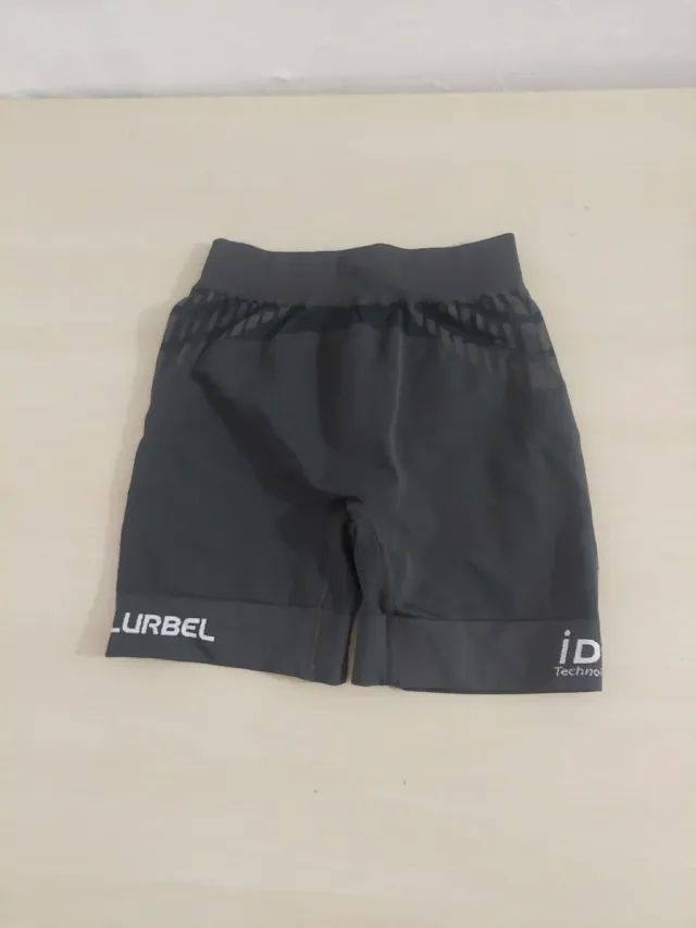 Pantalón corto correr LURBEL negro/gris