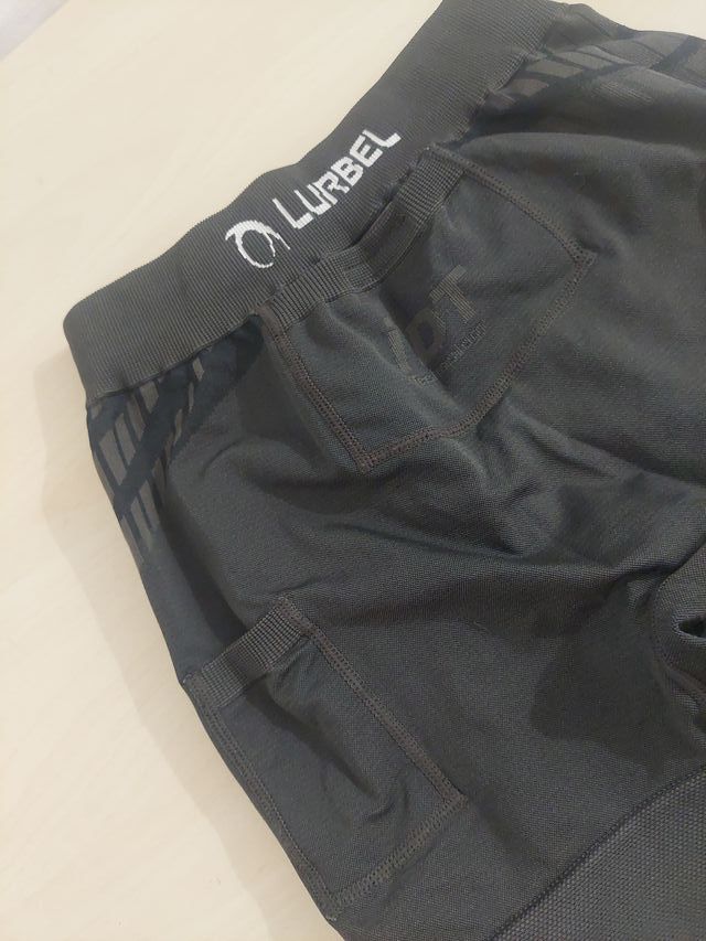 Pantalón corto correr LURBEL negro/gris