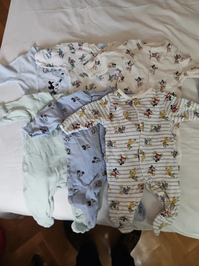 Pijamas Bebé (0-6 meses)
Bodys (0-6meses)