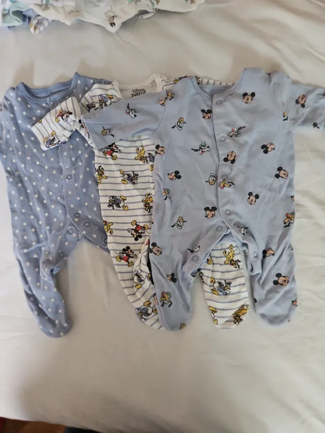 Pijamas Bebé (0-6 meses)
Bodys (0-6meses)