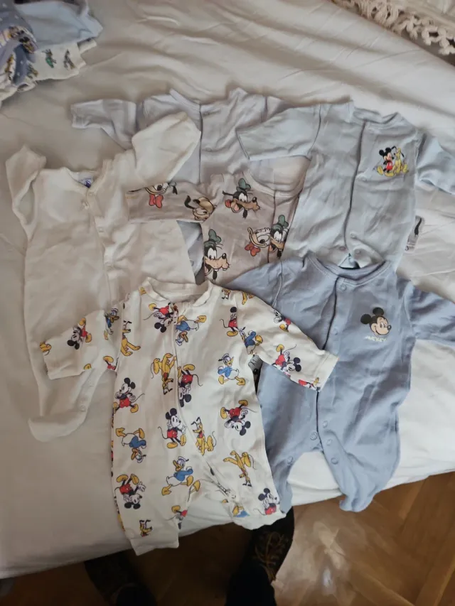 Pijamas Bebé (0-6 meses)
Bodys (0-6meses)