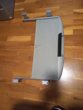 Soporte para teclado de mesa