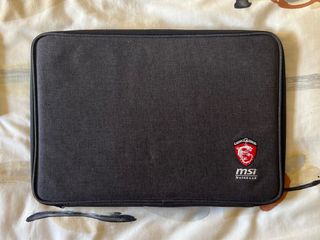 MSI GL75 Leopard 10SFK 17” i7 RTX + funda + base 