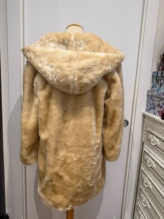 Chaquetón mujer de pelo Marfil con capucha