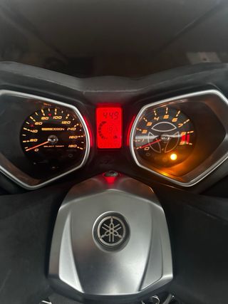 Yamaha XMAX 400cc Scooter serie Momo