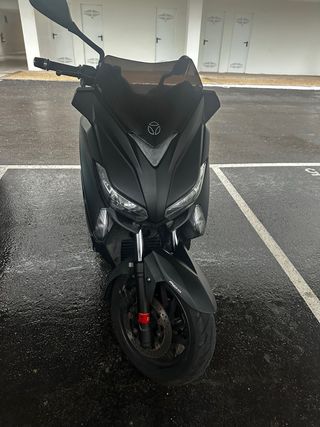 Yamaha XMAX 400cc Scooter serie Momo