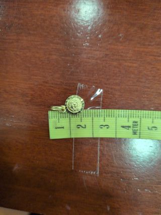 Mini Medalla Macarena Mantilla Oro