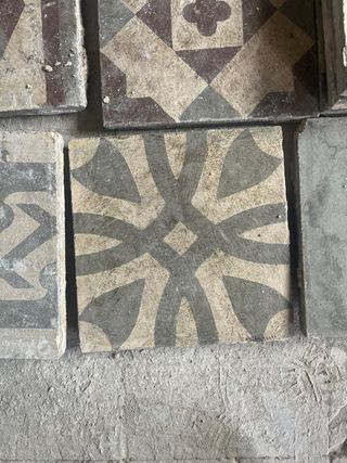 busco este modelo de baldosa hidraulica