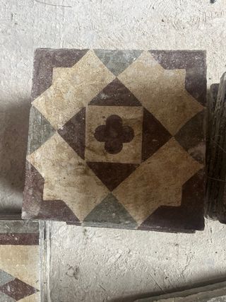 busco este modelo de baldosa hidraulica