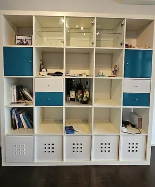Scaffale Kallax Ikea bianco e azzurro, Monza