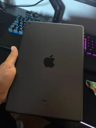 iPad 10.2 di nona generazione (2021) 64 GB + Apple Pencil + custodia