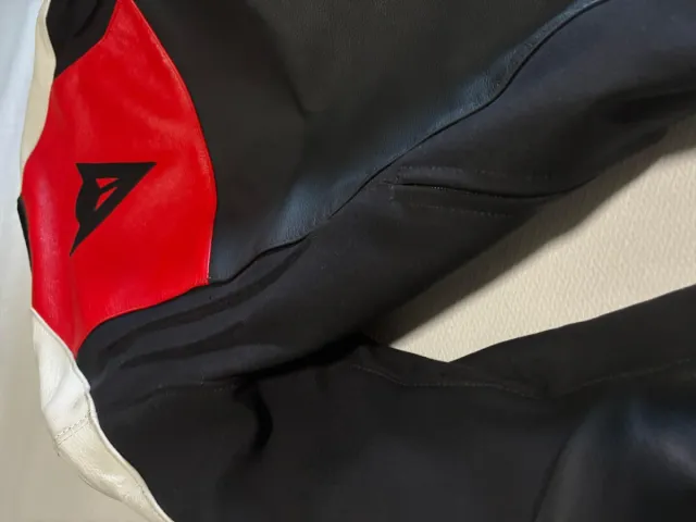 Chaqueta Dainese Negra y Roja