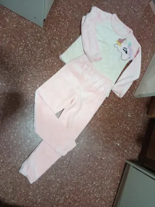 Pijama de niña las 4 a 25€