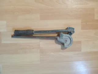 Curvadora para tubo de cobre de 12 mm. de diámetro
