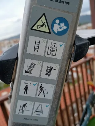 Escalera Altrex con plataforma