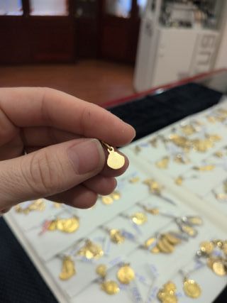 Mini Medalla Virgen Trianera Oro