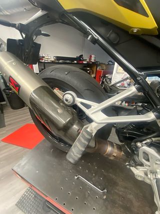 Escape Akrapovič bmw
