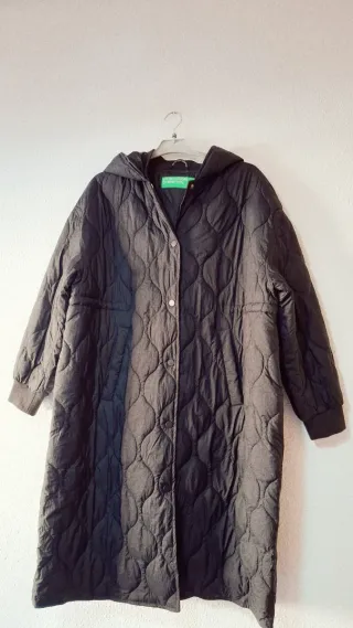 Abrigo Benetton acolchado mujer negro
